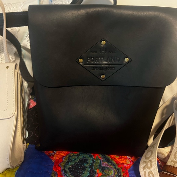 Portland Leather Handbags - Portland Leather Classic Black Crossbody Bag